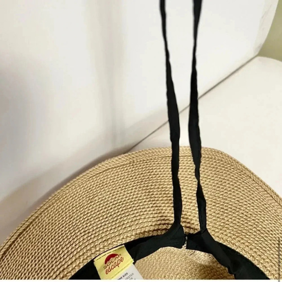 Solar Escape Woven Wide Brim UV Grasslands Hat with Chinstrap - Picture 7 of 9